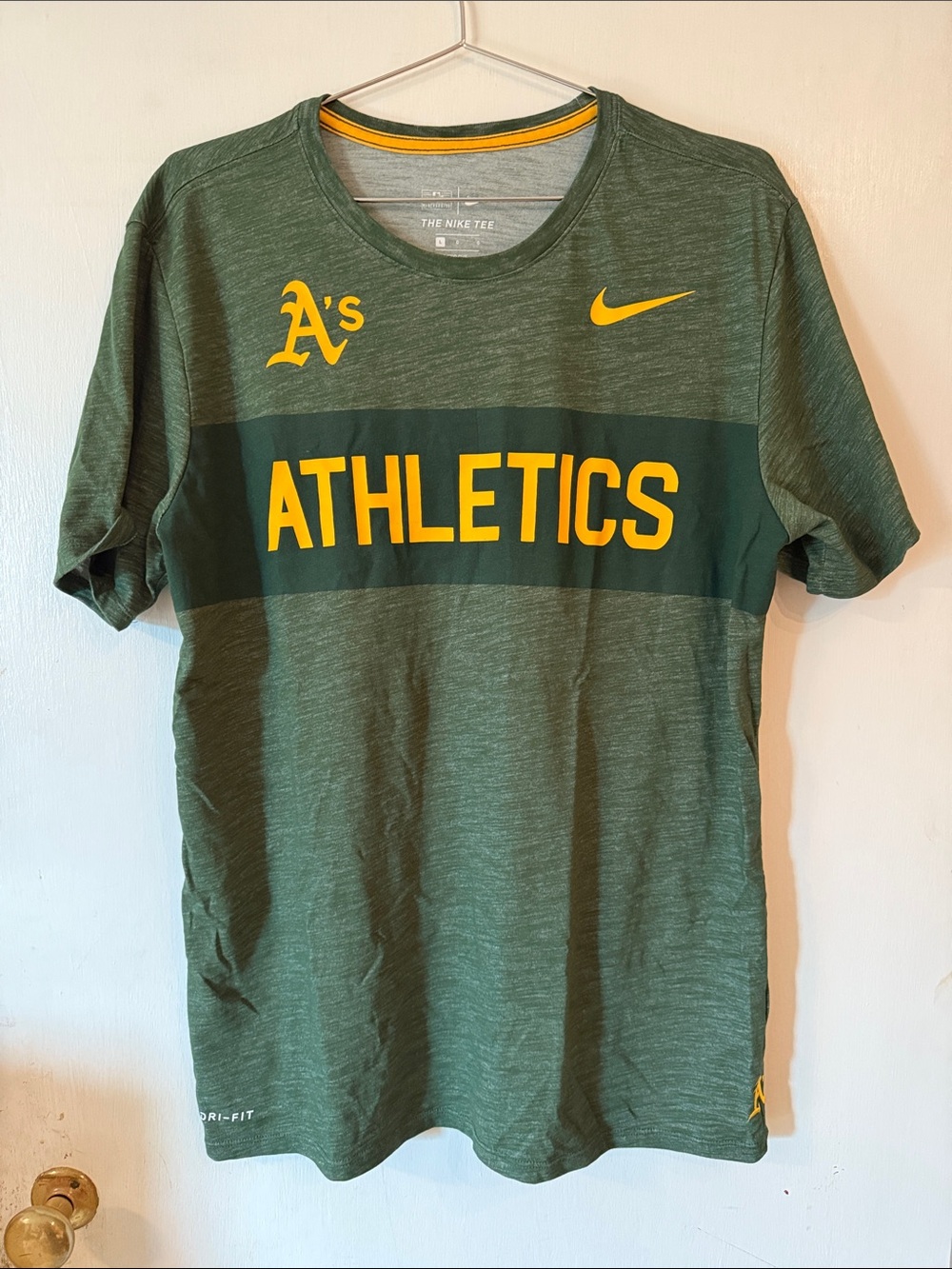 Nike Oakland Athletics Green & Yellow Short Sleeve Tee Dri-Fit | Men's Large